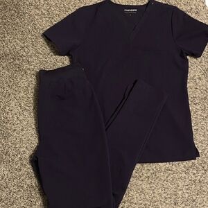 Mandala V-Neck Scrub Set in Deep Purple